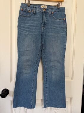 EUC Madewell Mid-Rise Kick-Out /The Flare Crop Jean size 29 medium wash
